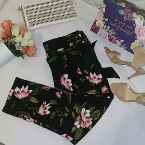 💟2 for $25 Fashion NOVA Floral comfy pants